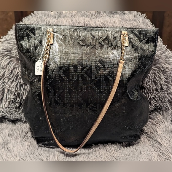 Michael Kors Jet Set Shiny Black Patent Purse